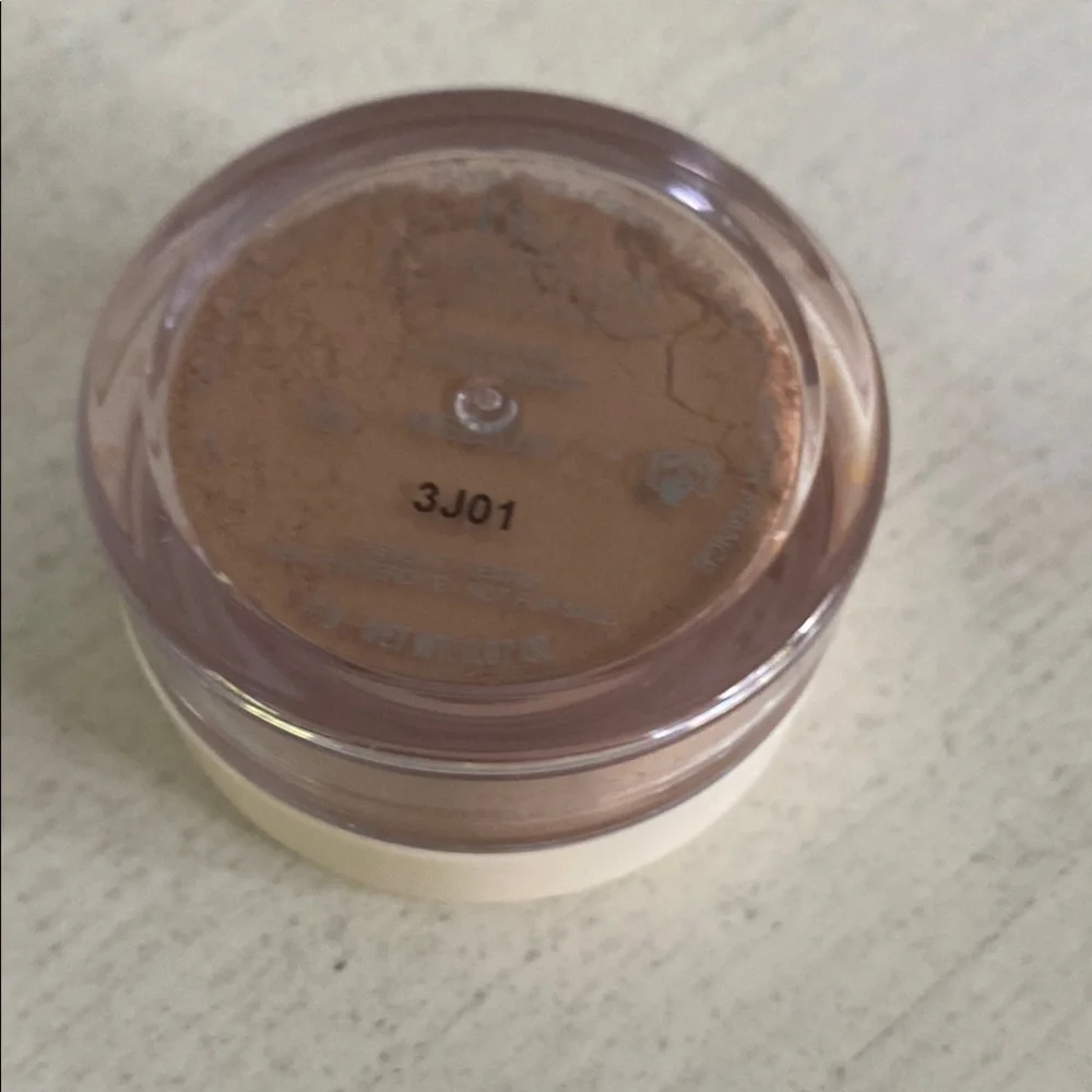 Dior Setting Loose  Powder for a Flawless Finish